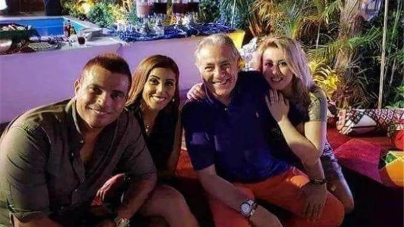 عمرو دياب يلفت الأنظار مُجددًا مع ”دينا الشربيني” (فيديو وصور)