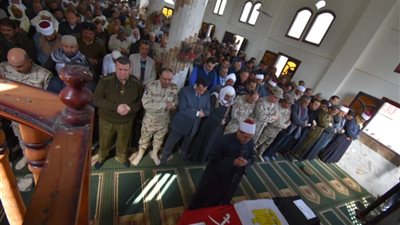 الآلاف يشيعون جثمان شهيد سيناء في مسقط رأسه بالبحيرة
