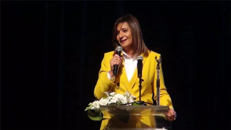 وزيرة الهجرة تدعو المواطنين بالخارج لزيارة بلادهم