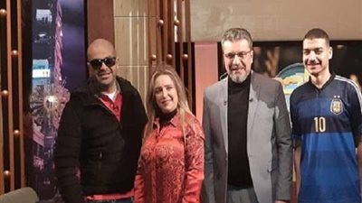 بينهم 