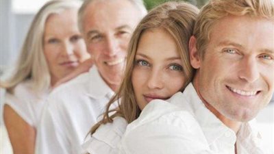 دراسة: الأربعينيات أفضل سن لممارسة العلاقات الحميمة