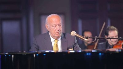 بالصور.. عمر خيرت يتألق في حفل موسيقي لإطلاق أحد مشروعات العاصمة الإدارية