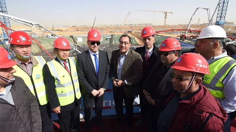 بالصور.. صب الخرسانة لأطول برج في القارة الإفريقية بالعاصمة الإدارية