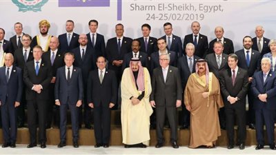 رئاسة الجمهورية تستعرض لقاءات السيسي مع الزعماء على هامش القمة