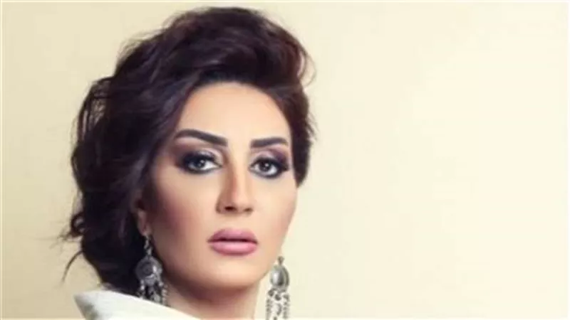 وفاء عامر أم لإبن معاق في «السر»