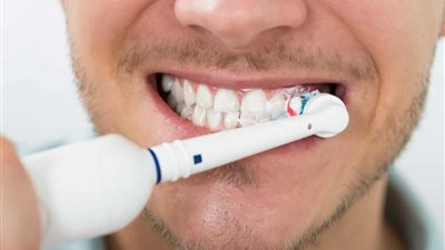 إحذر.. عدم نظافة الأسنان يؤدى للأزمات القلبية والسكتات الدماغية