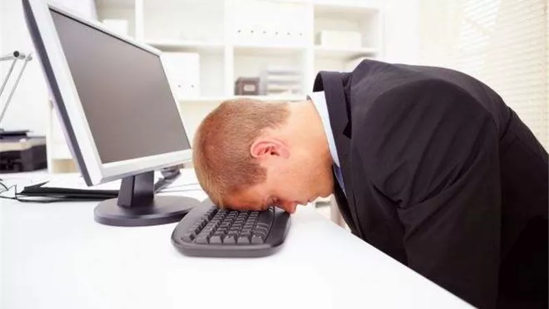 فى اليوم العالمى للموظفين.. كيف تتخلص من الأجهاد أثناء العمل