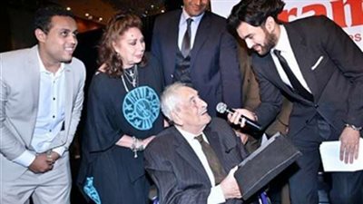 مهرجان «world arts day» يكرم لبنى عبد العزيز