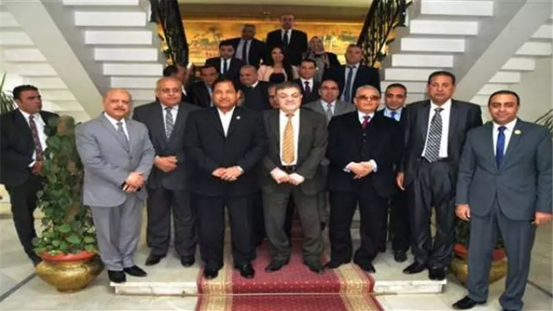 'الوفد' يعقد اجتماعًا للأحزاب والقوى السياسية..الثلاثاء