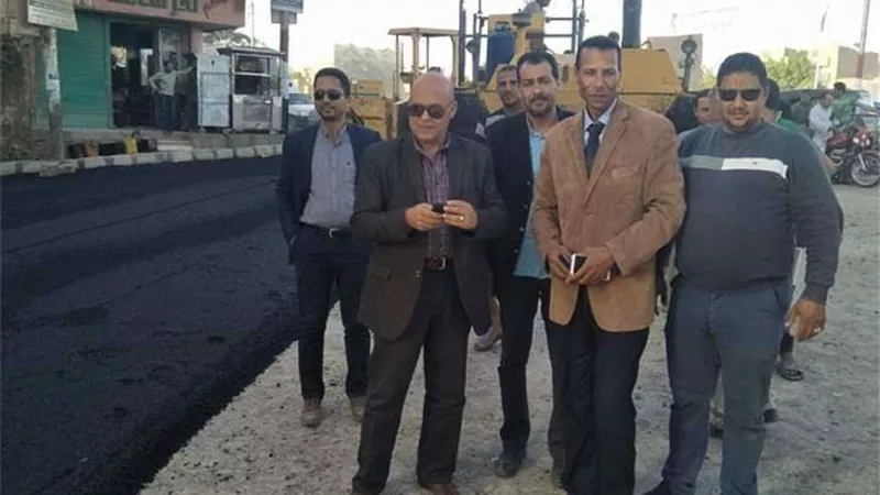 بدء رصف 3 شوارع رئيسية بسمالوط المنيا