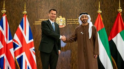 الإمارات وبريطانيا يبحثان العلاقات الثنائية وسبل التعاون بين البلدين