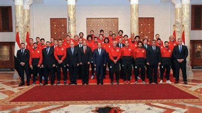 السيسي للمنتخب الوطني: أثق فى أبناء مصر لتحقيق الفوز
