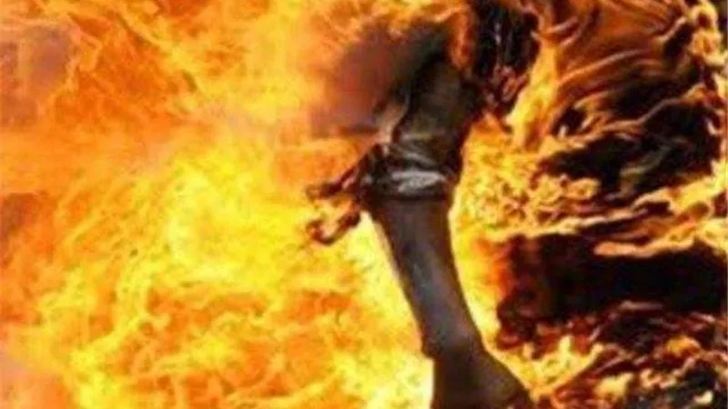 بالتفاصيل حرق فتاه لأسرتها بالكامل في عين شمس