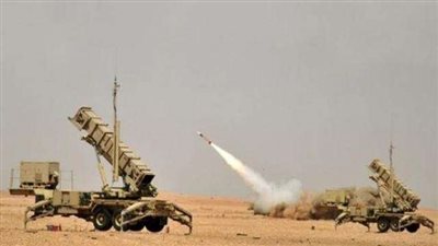 ”الدفاع الجوي السعودي” يدمر صاروخا باليستيا أطلقه الحوثيون