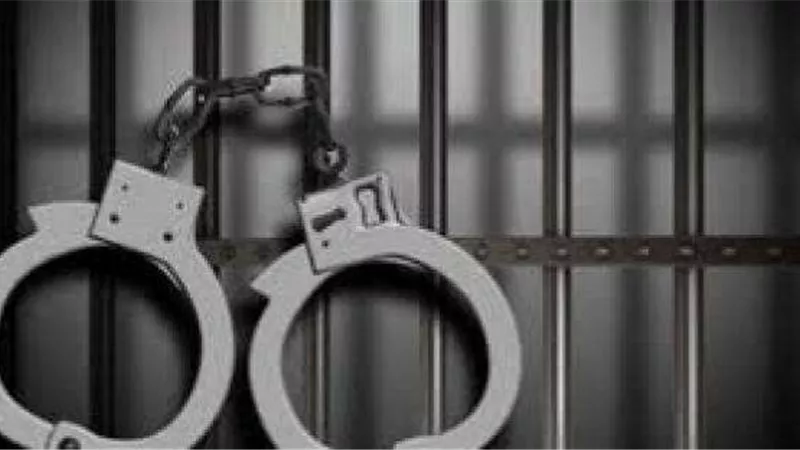 حبس 3 عاطلين لاتهامهم بسرقة  360 ألف جنيه بمدينة نصر
