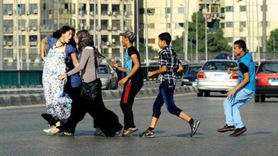 الحبس ستة أشهر وغرامة 5 آلاف.. عقوبة المتحرش خلال العيد