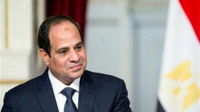 خلال احتفالات العيد.. 10 مشاهد إنسانية للسيسي مع أبناء الشهداء