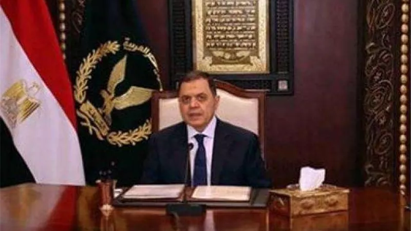 وزير الداخلية الجديد يجتمع بالقيادات والمساعدين لمتابعة تنفيذ استراتيجية العمل الأمني خلال المرحلة الراهنة