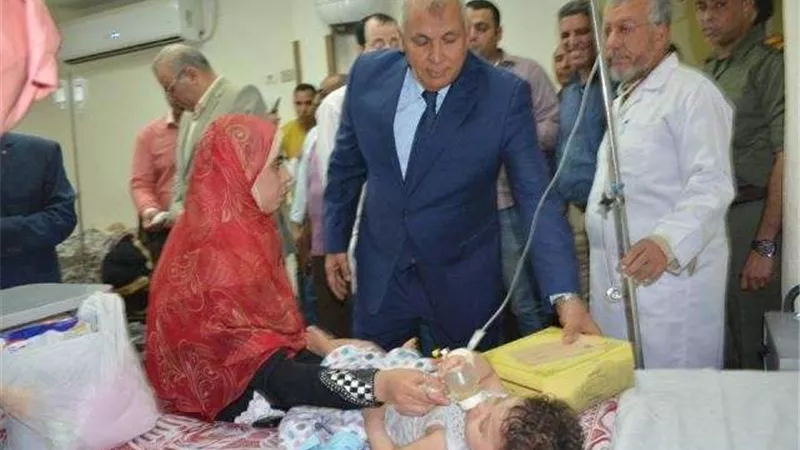 هدايا عينية ونقدية بزيارة الزملوط لمرضى مستشفى الخارجة العام