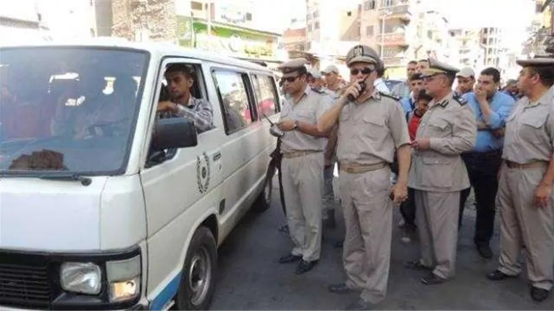 تكثيف حملات مرورية لمتابعة التزام السائقين بالتعريفة المقررة بعد رفع أسعار الوقود