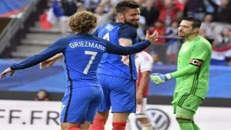 النيران الصديقة تعود بالتقدم لفرنسا على استراليا