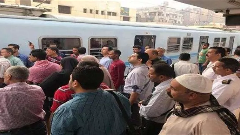 محافظة القاهرة تبحث عوائق النقل والمواصلات بالعاصمة