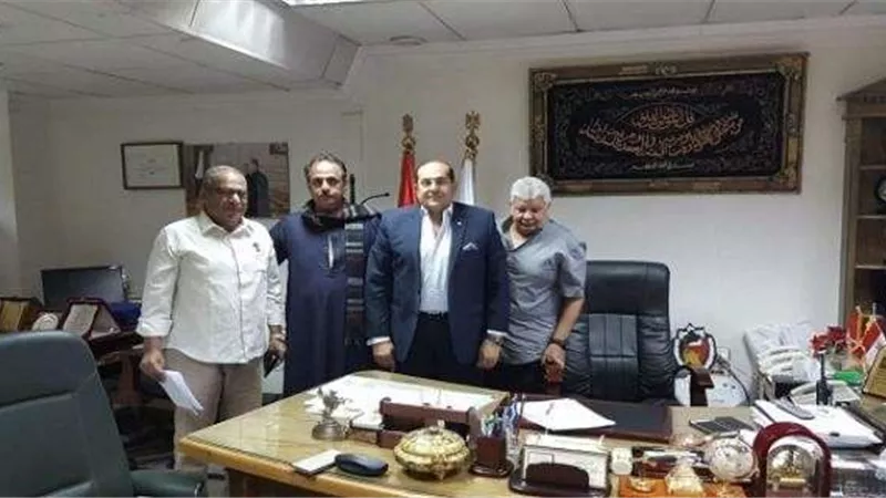 «نائب سوهاج» يناقش مع المحافظ أزمة نقص المياه بقرى جهينة