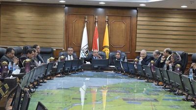 إنهاء خدمة أستاذ مساعد بـ 