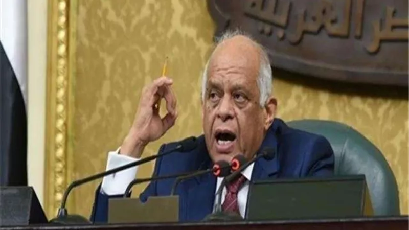 جلسة الساعات الأربع.. رسائل وتهديدات عبد العال لـ«النواب»