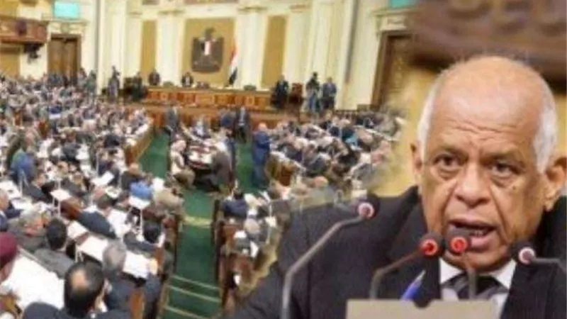 بعد تأخر ساعتين.. عبد العال يفتتح الجلسة العامة بالبرلمان