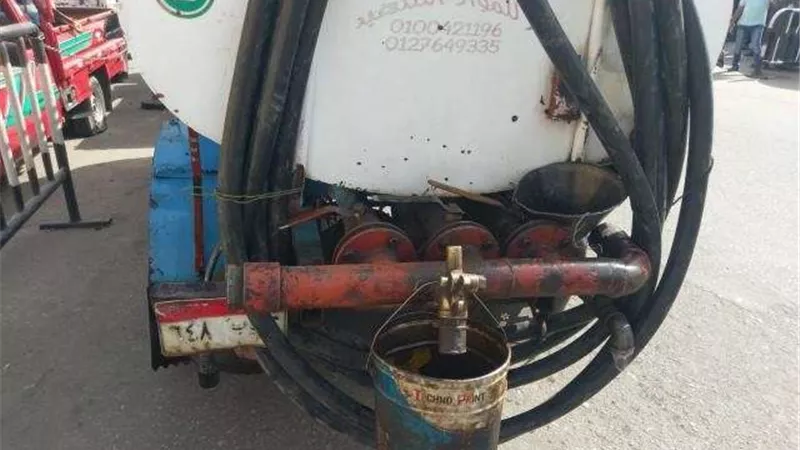 ضبط 77 ألف لتر بنزين قبل بيعه بالسوق السوداء بطريق السويس