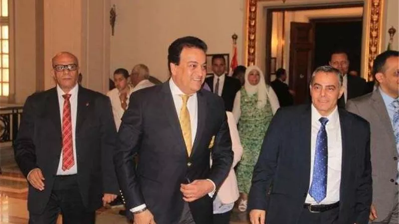 عبد الغفار يبحث آليات التعاون العلمي بين مصر وبريطانيا (صور)