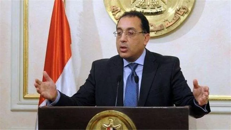 برلماني يطالب «مدبولي» بإعادة النظر فى تعيينه كوزير  لحقيبة الإسكان