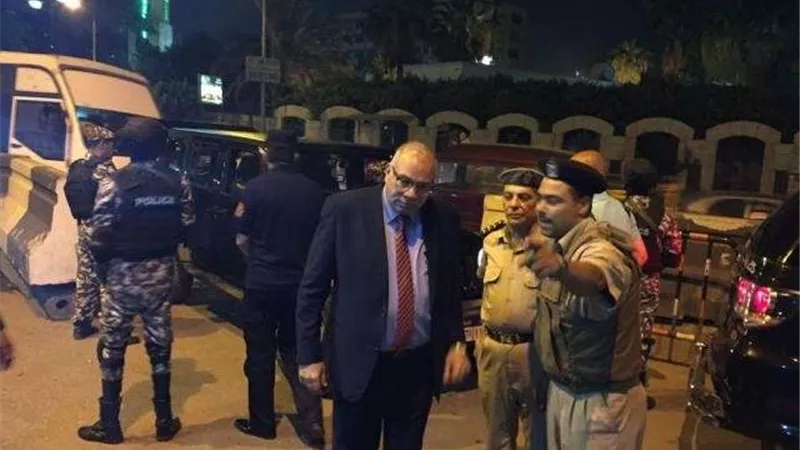 مدير أمن القليوبية يتفقد قوات حراسة الكنائس بشبرا الخيمة.. (صور)