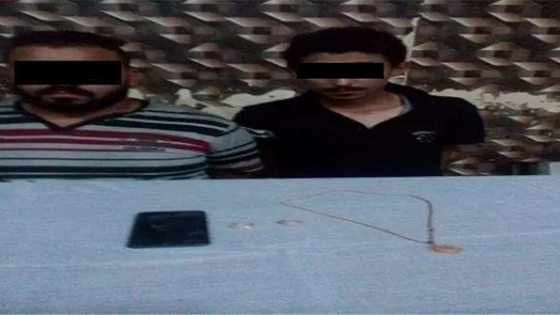 ضبط عاملين سرقا مشغولات ذهبية في الخليفة