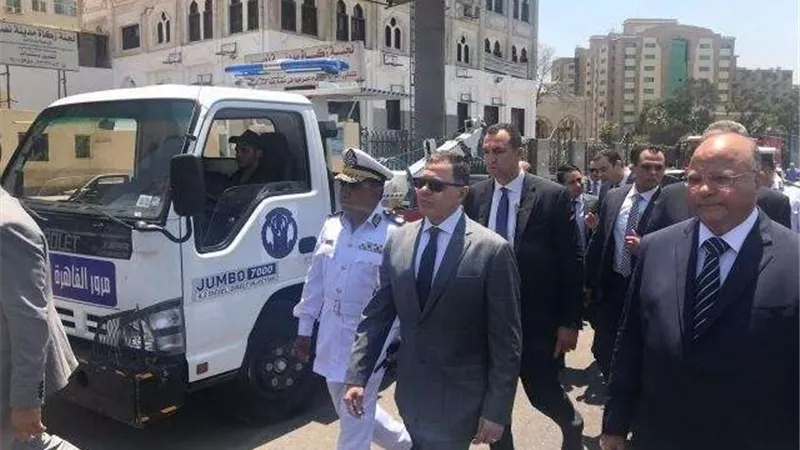 وزير الداخلية من ميدان هشام بركات: ندفع حياتنا من أجل المواطن المصري (صور)