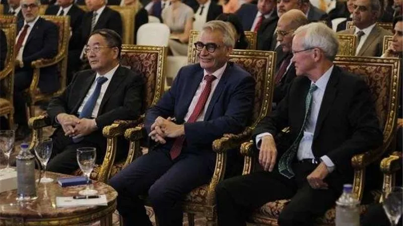 انطلاق وقائع مؤتمر توقيع أكبر عقد بالمنطقة الاقتصادية