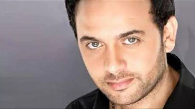 على طريقته الخاصة.. مصطفى قمر يفرح بخروج إسبانيا من المونديال