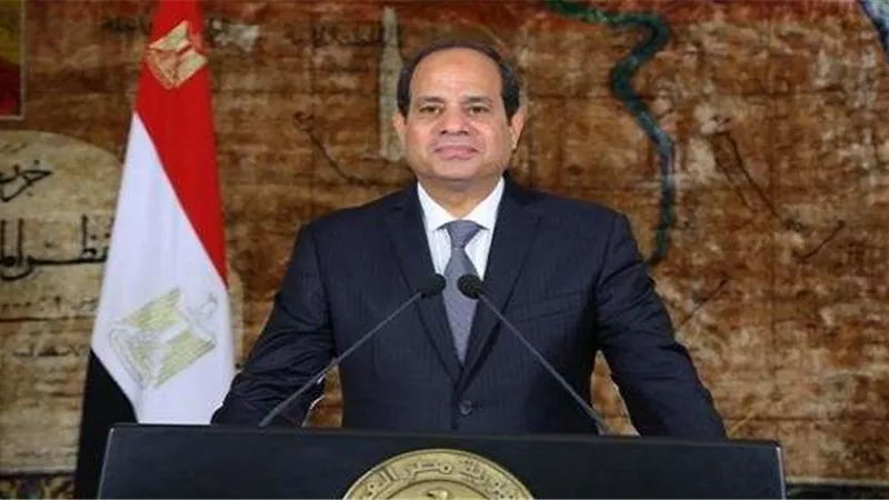 الاستعلامات تعرض نشاط «السيسي» الشهر الماضي بثلاث لغات
