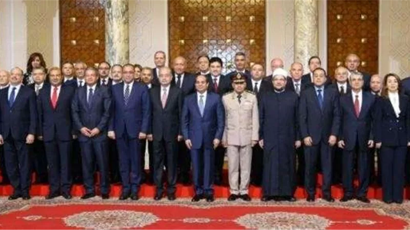 وعود بالقضاء على الفقر والبطالة.. هل ينجح برنامج «مدبولي» فيما فشلت فيه الحكومات السابقة؟