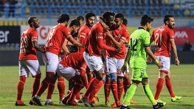 الأهلي يكتسح بتروجيت برباعية ويرتقي لصدارة الدوري