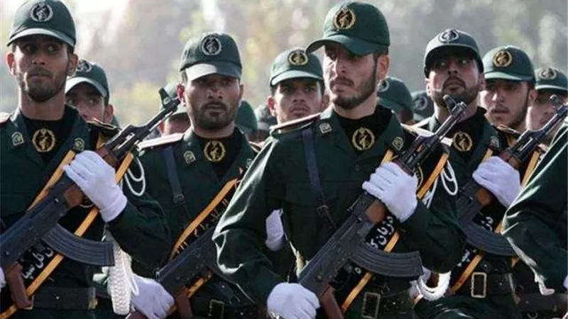 إيران تجدد تهديدها بإغلاق مضيق هرمز ومنع تصدير النفط