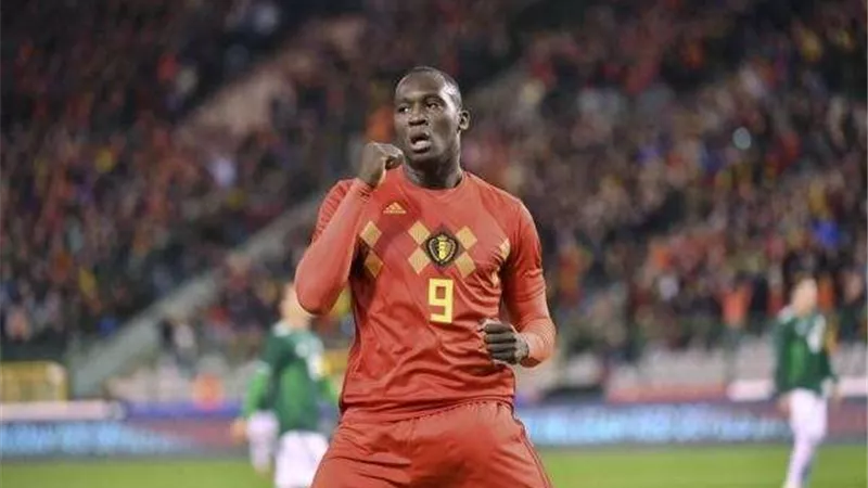 «لوكاكو» يقود هجوم بلجيكا أمام البرازيل في ربع نهائي المونديال