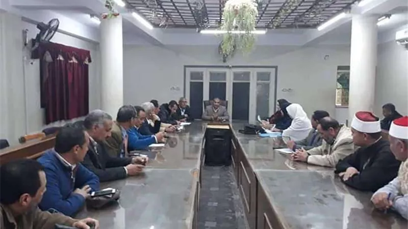 بدء تفعيل خطة مطورة لمحو الأمية بمركز أبو قرقاص