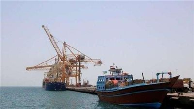 التحالف العربي: 4 سفن بميناء الحديدة لتفريغ حمولاتها و4 أخرى في انتظار الدخول