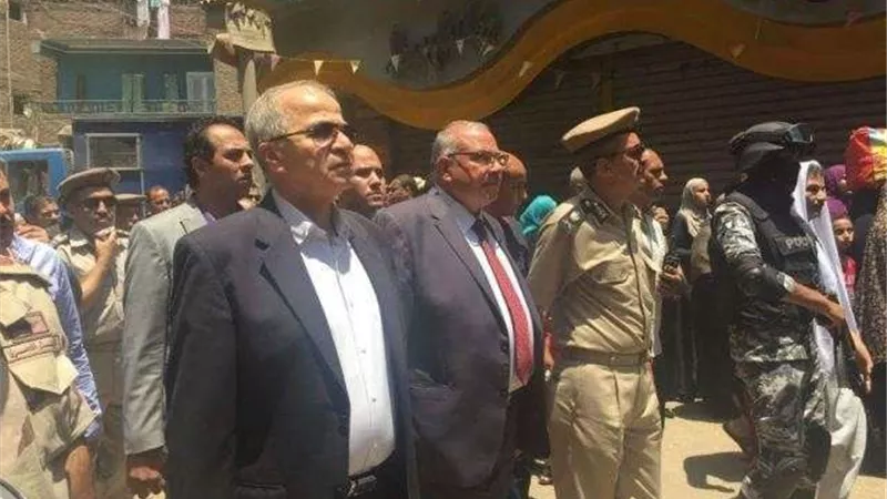 بالصور.. المئات يشيعون جنازة شهيد شبرا الخيمة