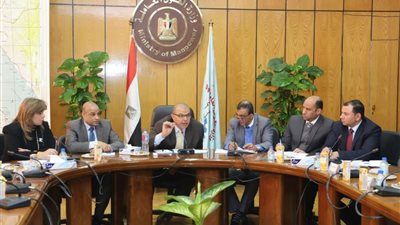 وزير القوى العاملة يلتقي قيادات أمانة العمال المركزية بـ