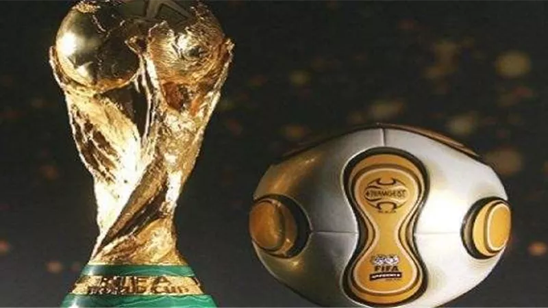 كتاب المونديال.. ما بين حلم البطولة وتحقيقها أرض الملعب هي الفيصل