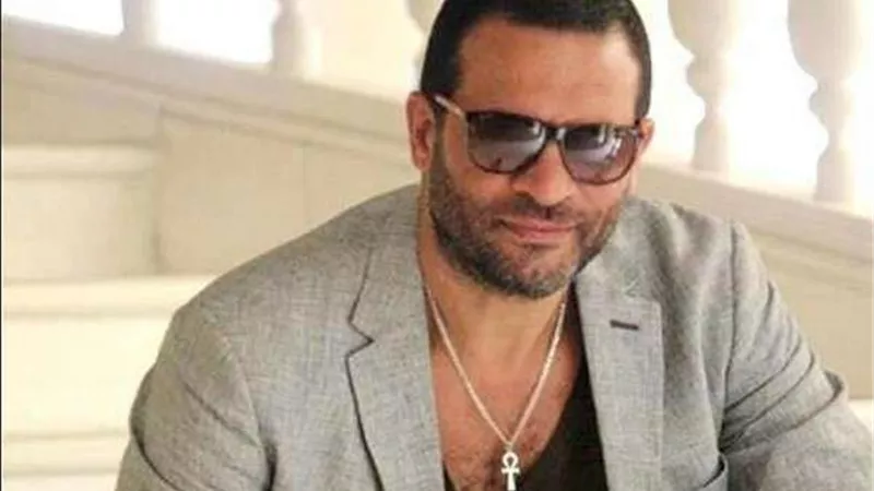 ماجد المصري: سرقوا هدومي وجريت عريان في الشارع