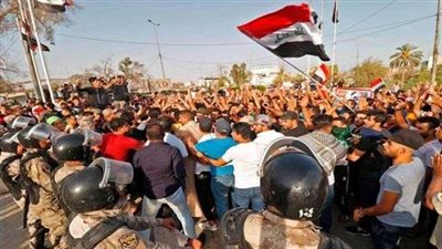 إطلاق الغاز المسيل للدموع لتفريق متظاهرين حاولوا اقتحام مقر «أهل الحق» بالعراق
